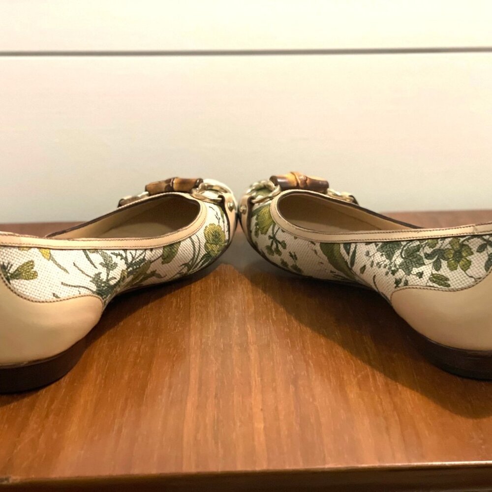 Gucci Flora Print Flats with Bamboo Horsebit Detail - 9B - Picture 5 of 7